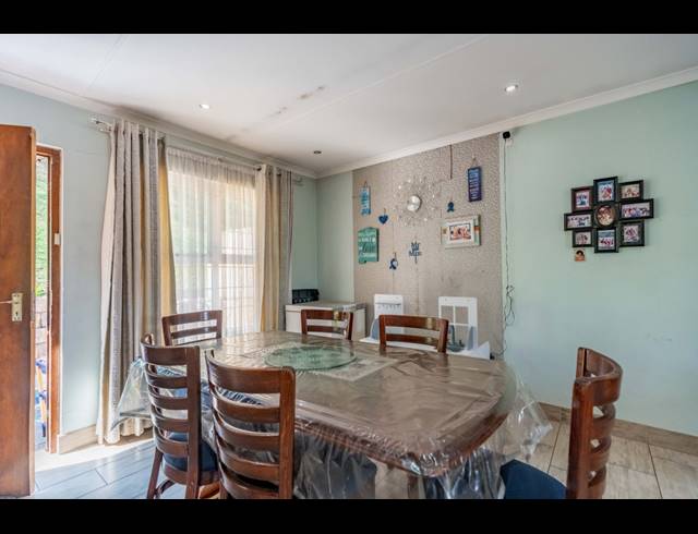 3 BEDROOM TOWNHOUSE FOR SALE IN SHERWOOD